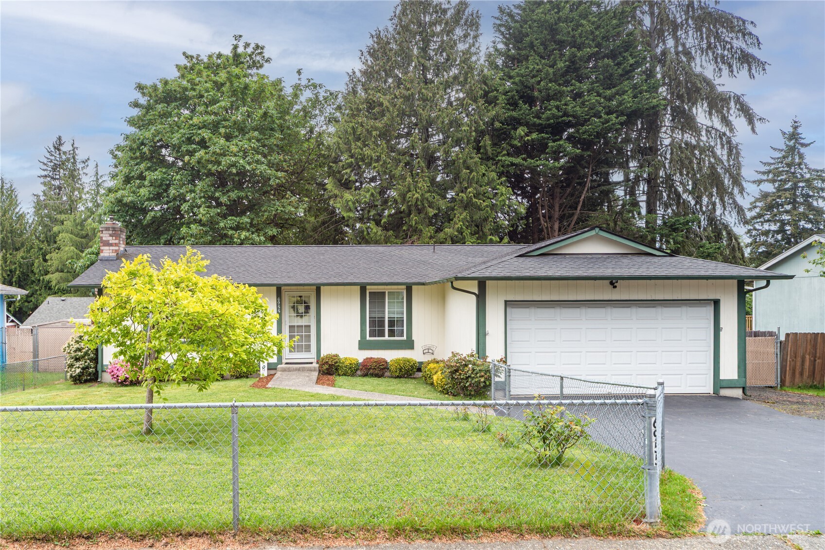 6955 Aegean Boulevard NE, Bremerton, WA 98311