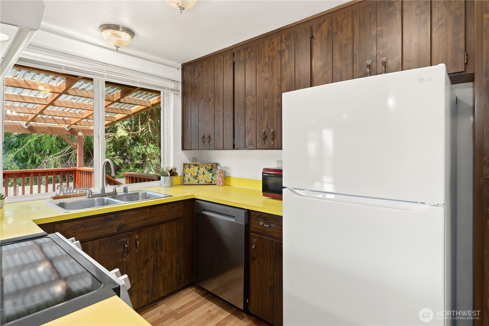 6955 Aegean Boulevard NE, Bremerton, WA 98311