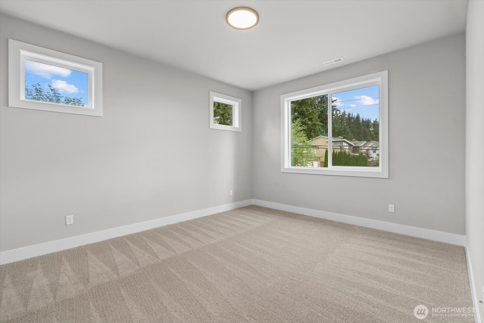 15058 75th Ave NE, Kenmore, WA 98028