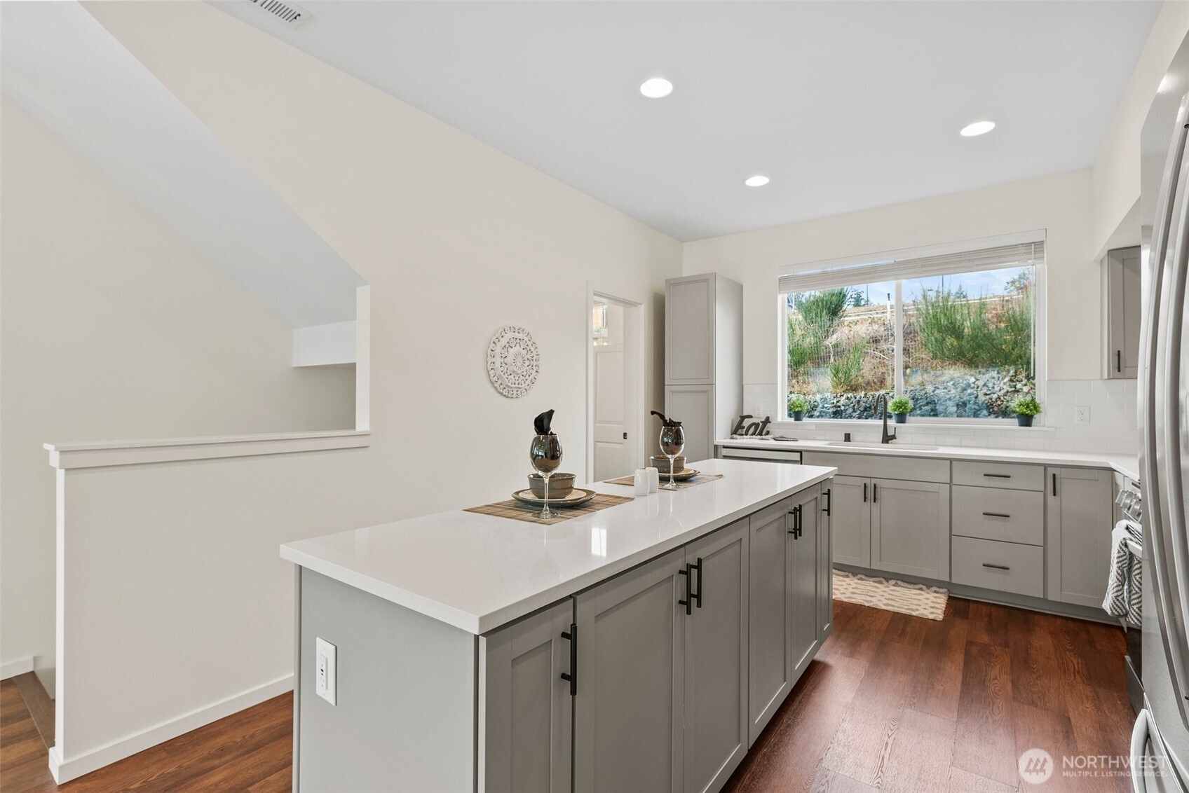 10049 Kings Landing Avenue NW, Bremerton, WA 98311
