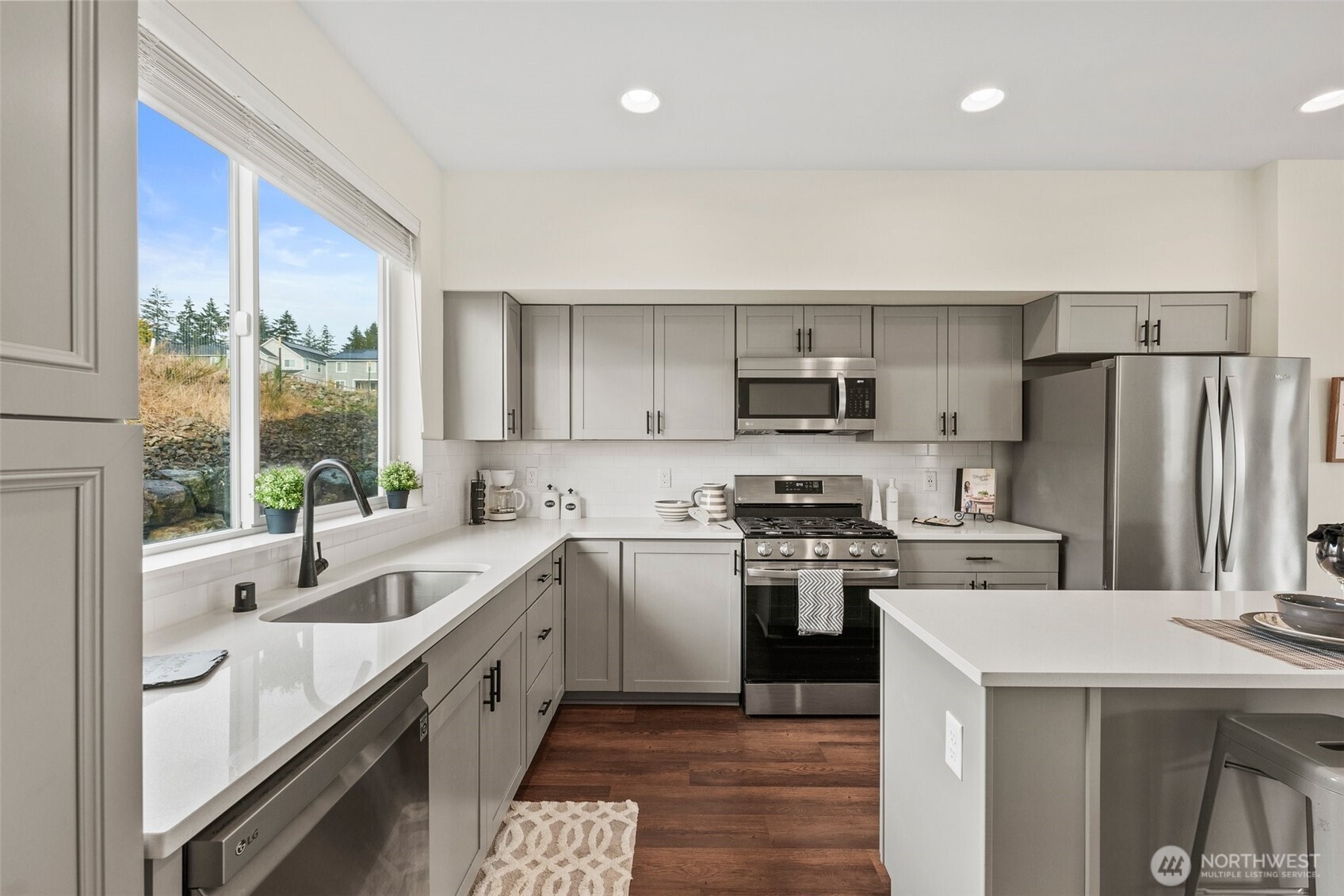 10049 Kings Landing Avenue NW, Bremerton, WA 98311