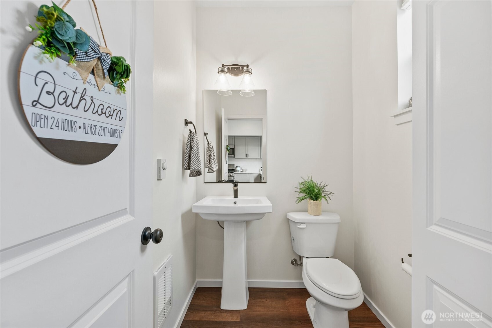 10049 Kings Landing Avenue NW, Bremerton, WA 98311