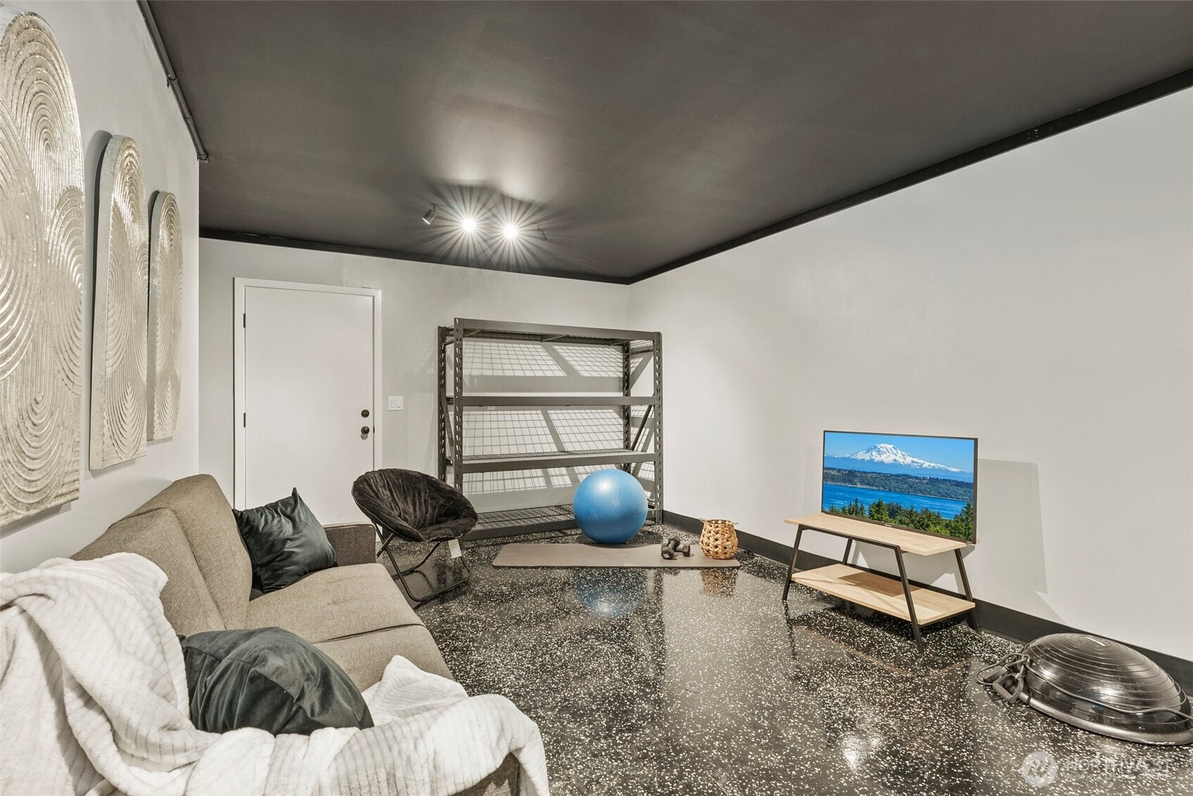 10049 Kings Landing Avenue NW, Bremerton, WA 98311