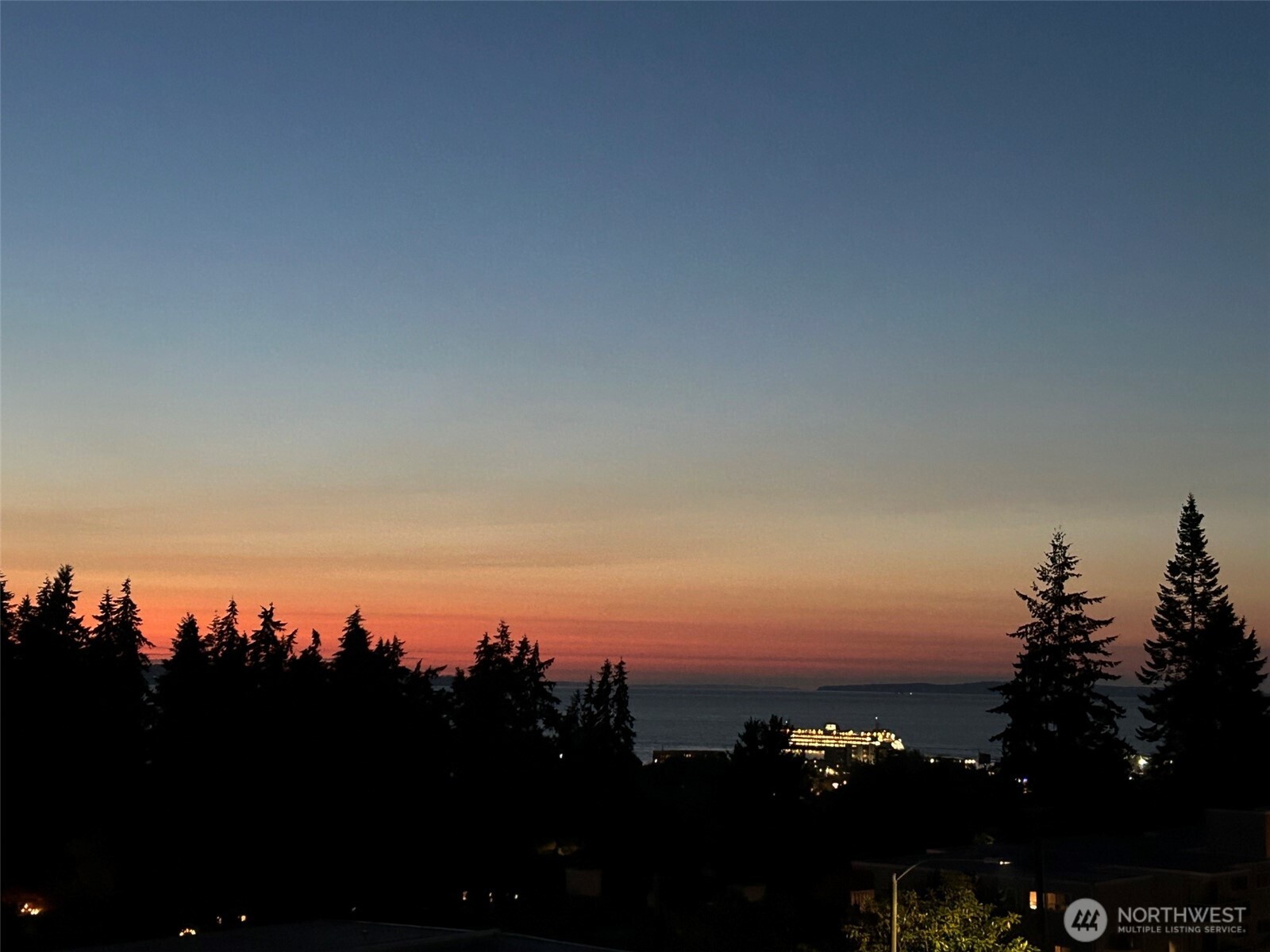 1005 5th Avenue S #301, Edmonds, WA 98020