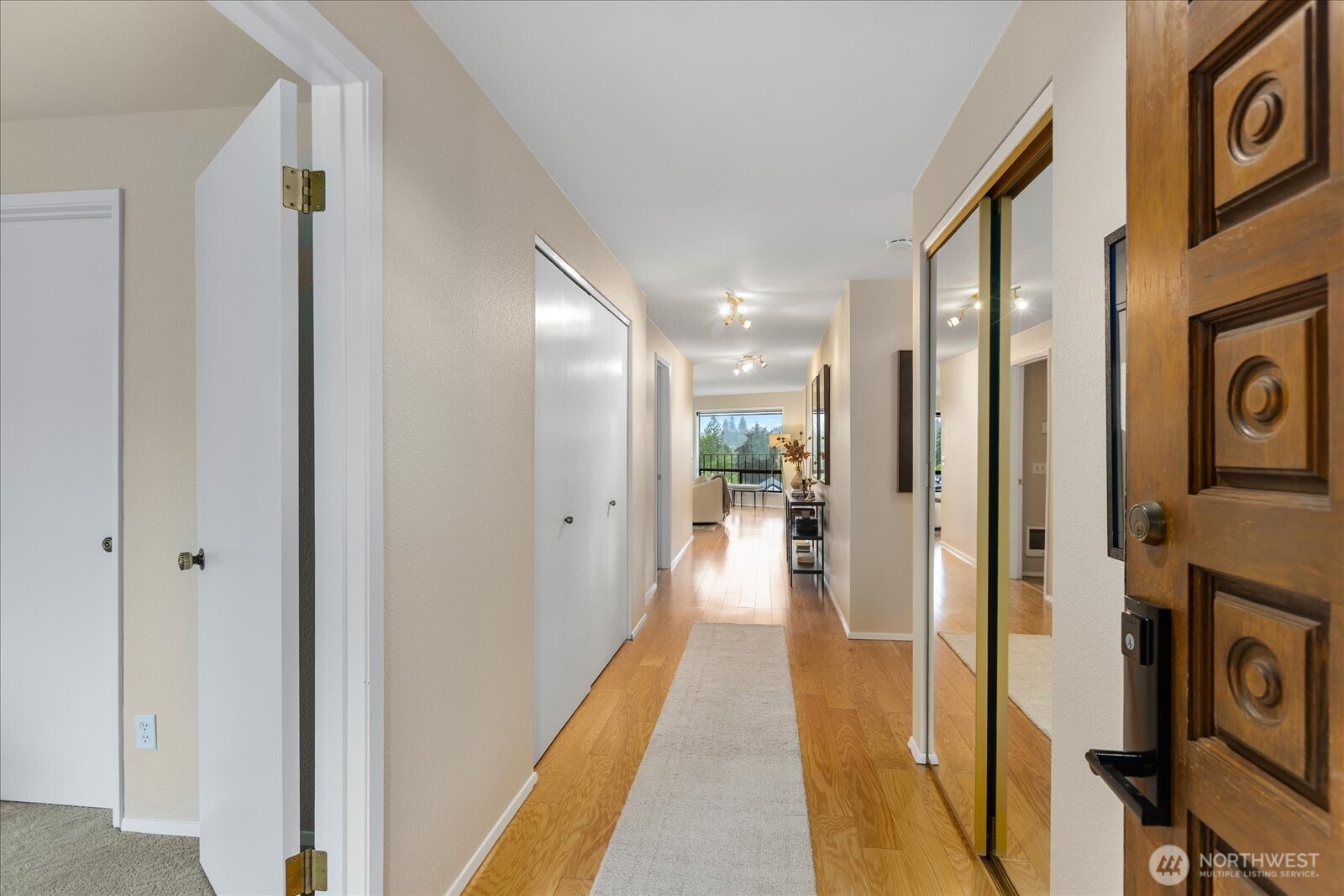 1005 5th Avenue S #301, Edmonds, WA 98020