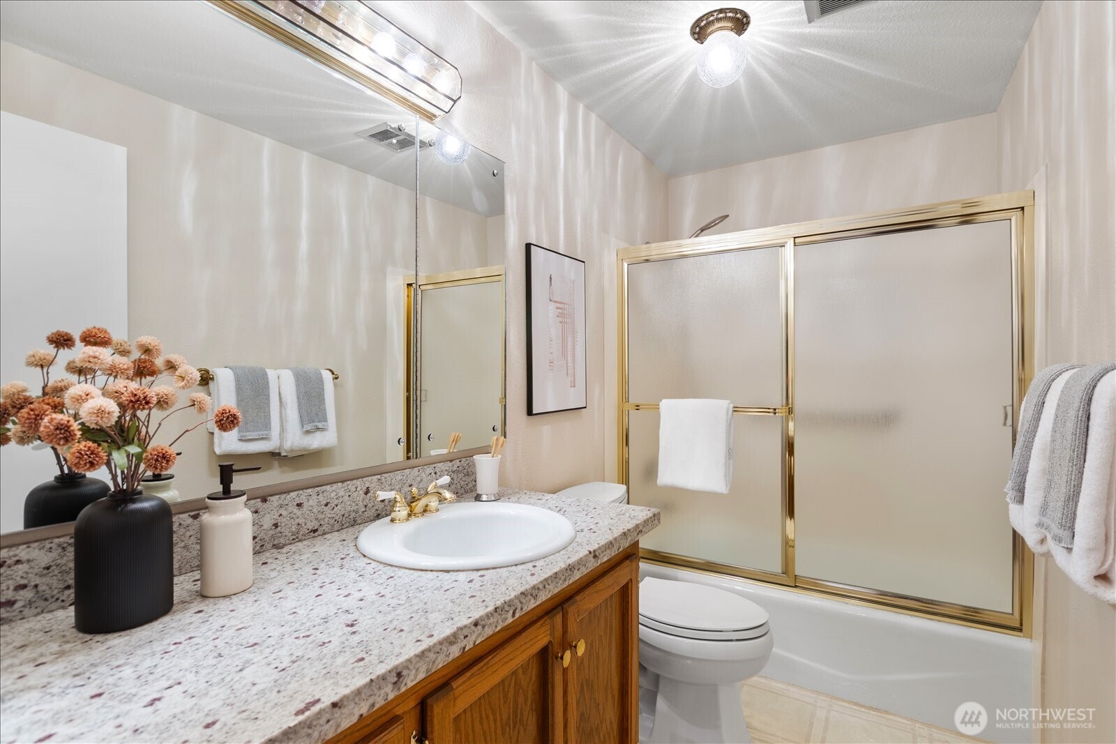1005 5th Avenue S #301, Edmonds, WA 98020