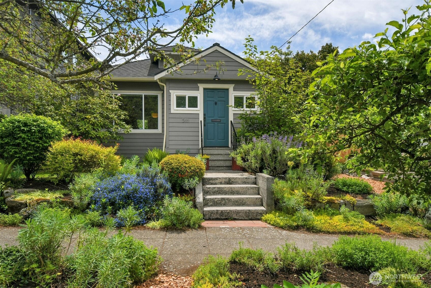 511 N 82nd Street , Seattle, WA 98103