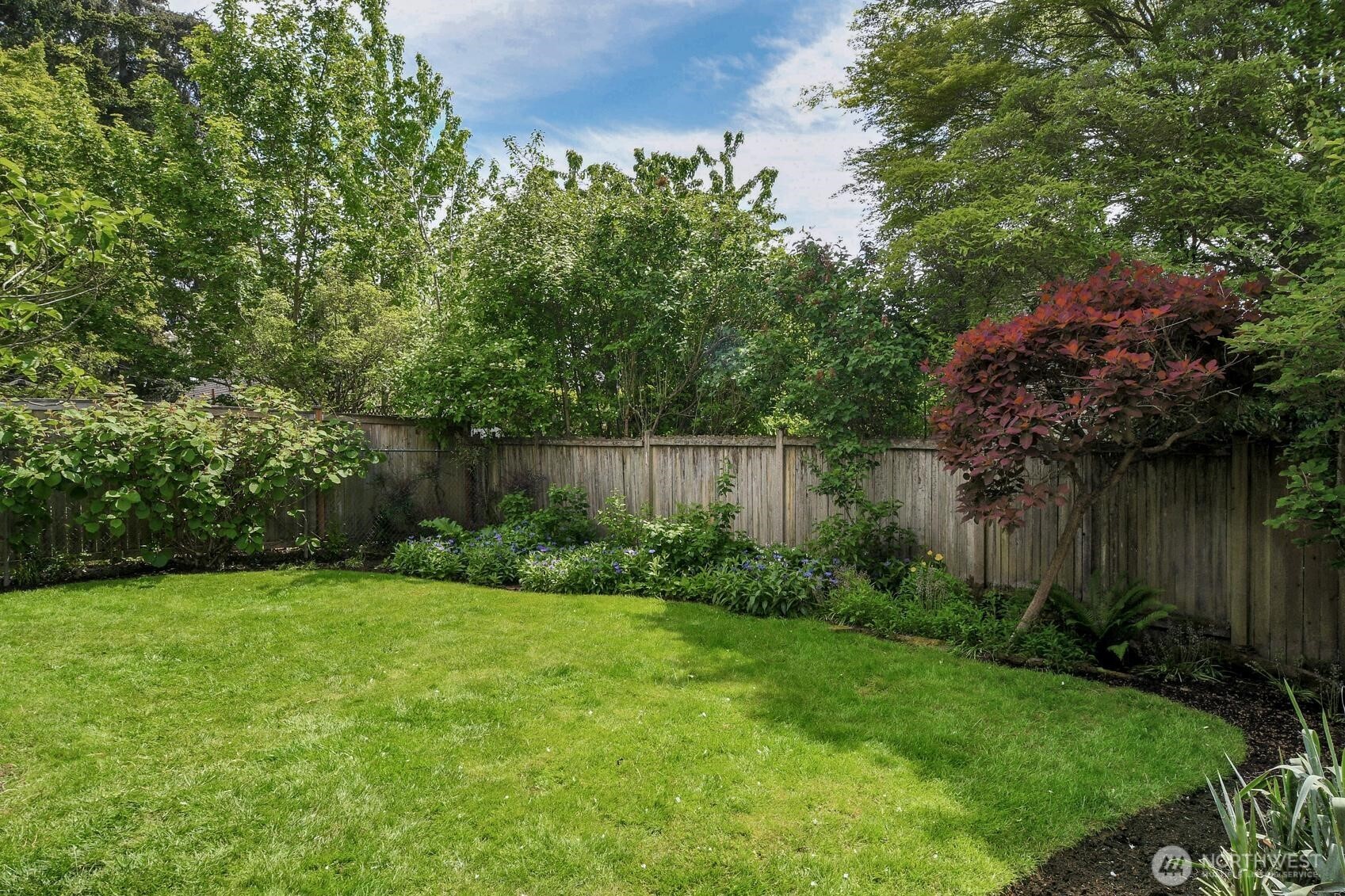 511 N 82nd Street , Seattle, WA 98103