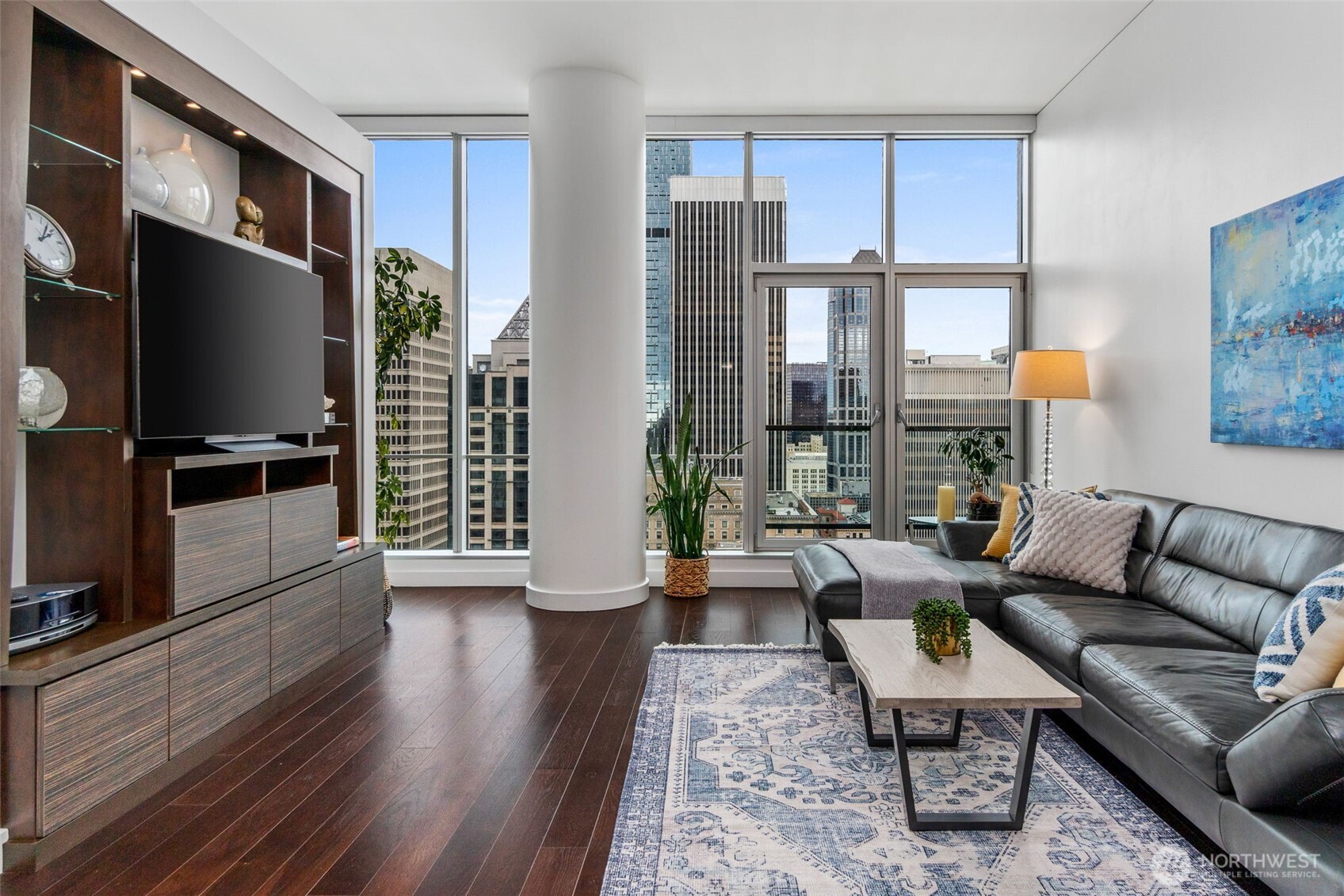 909 5th Avenue #1902, Seattle, WA 98104
