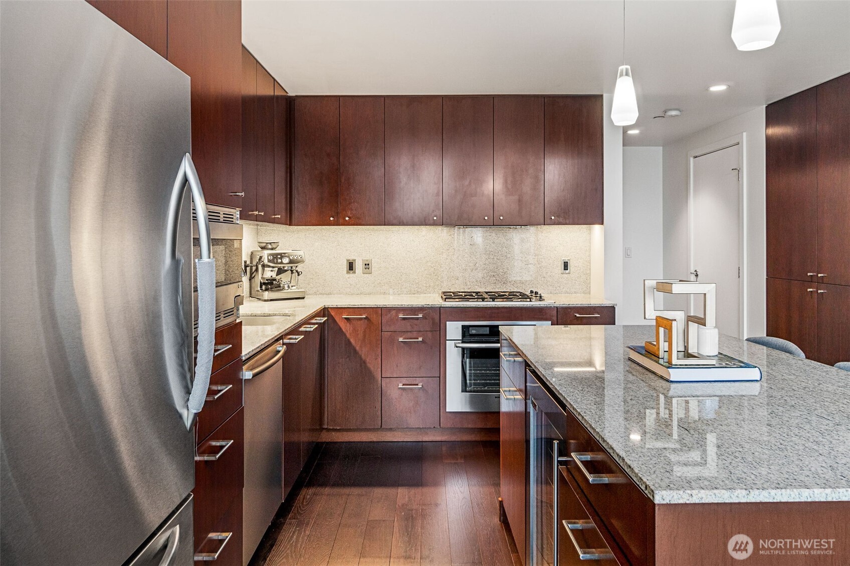 909 5th Avenue #1902, Seattle, WA 98104