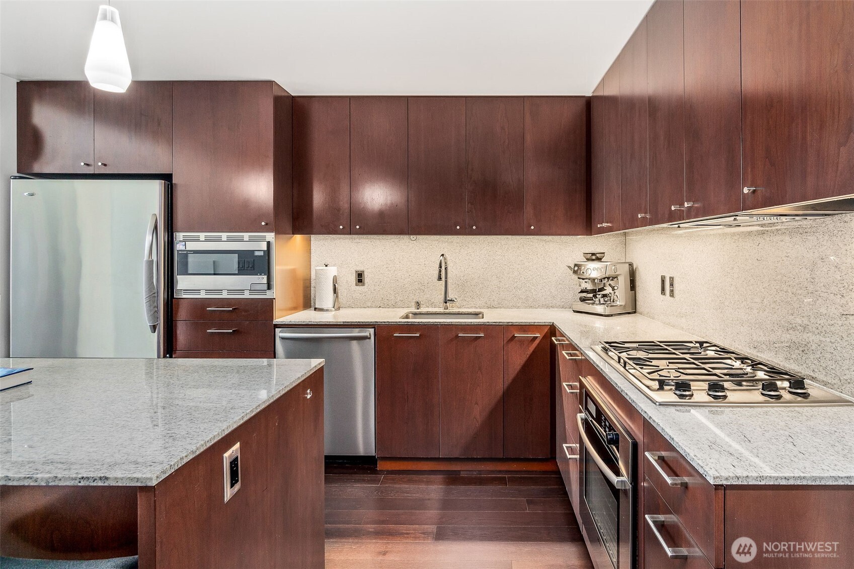 909 5th Avenue #1902, Seattle, WA 98104