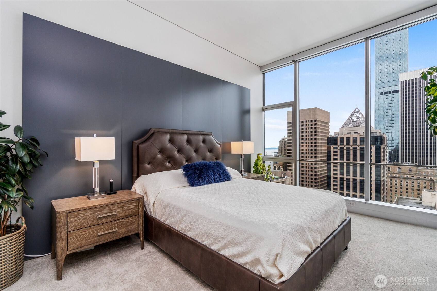909 5th Avenue #1902, Seattle, WA 98104