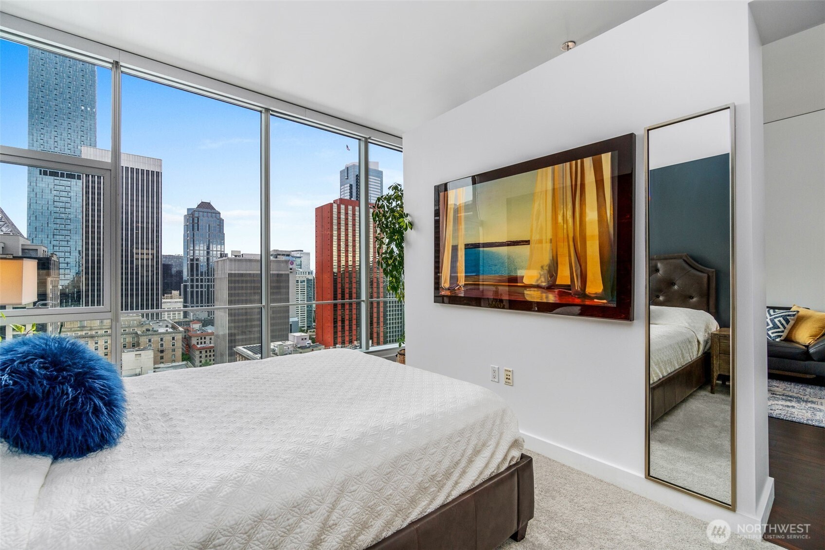 909 5th Avenue #1902, Seattle, WA 98104