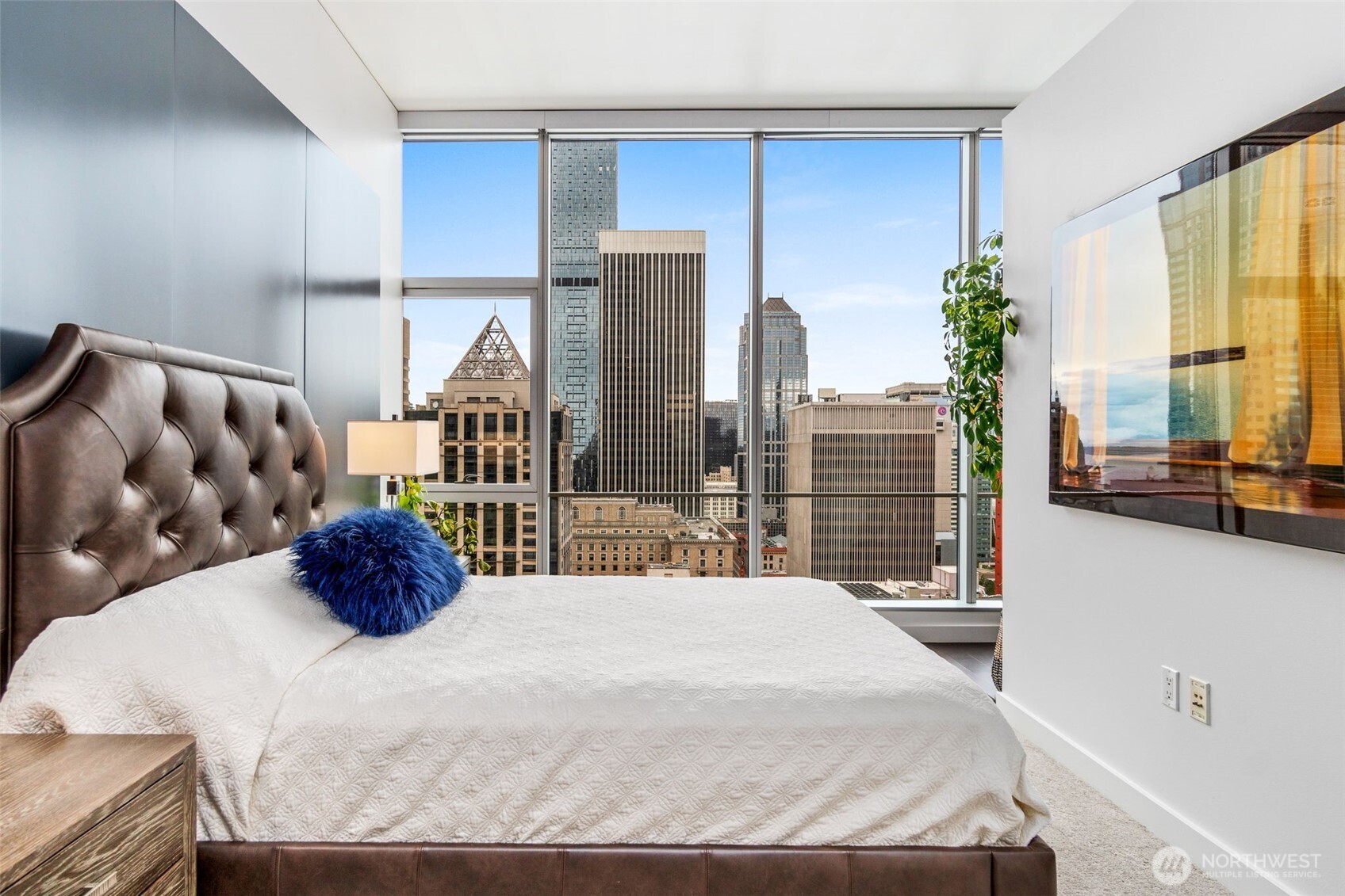 909 5th Avenue #1902, Seattle, WA 98104
