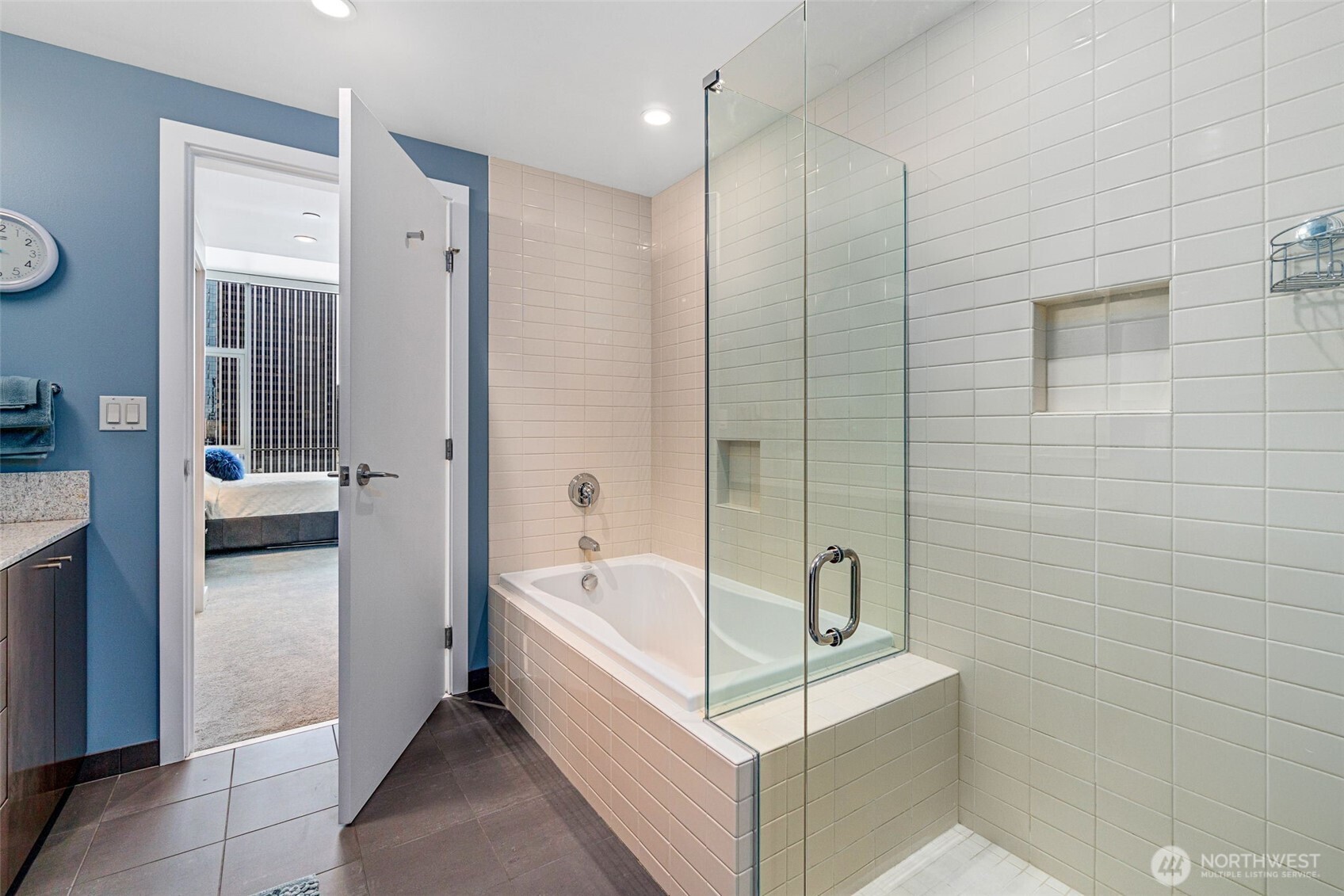 909 5th Avenue #1902, Seattle, WA 98104