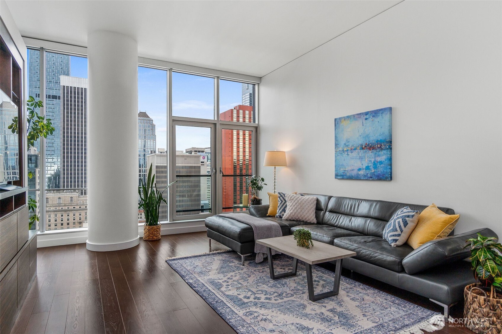909 5th Avenue #1902, Seattle, WA 98104