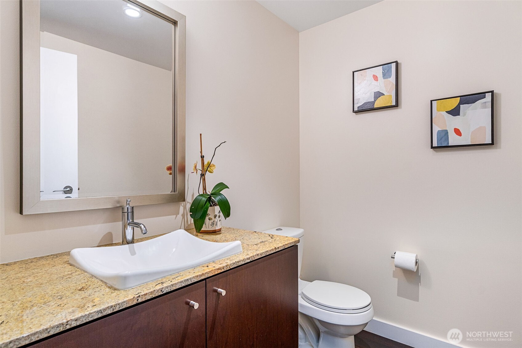 909 5th Avenue #1902, Seattle, WA 98104