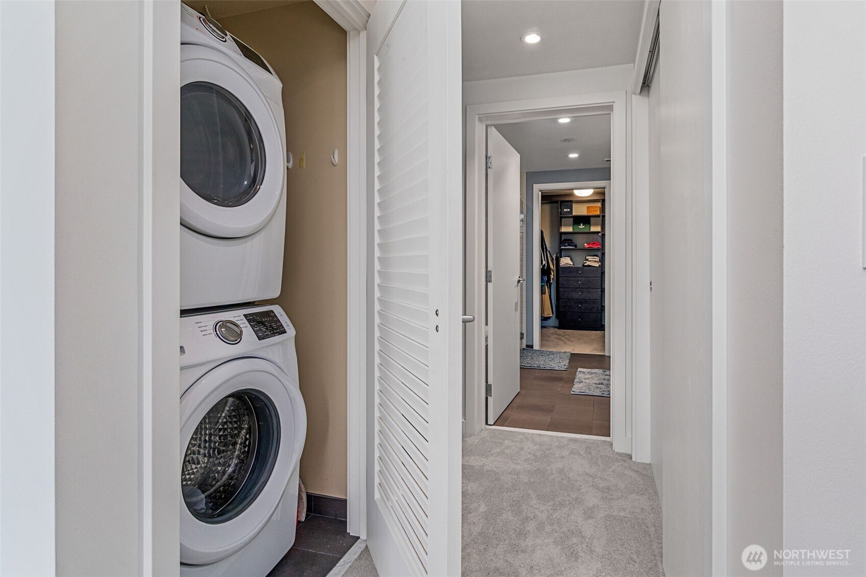 909 5th Avenue #1902, Seattle, WA 98104
