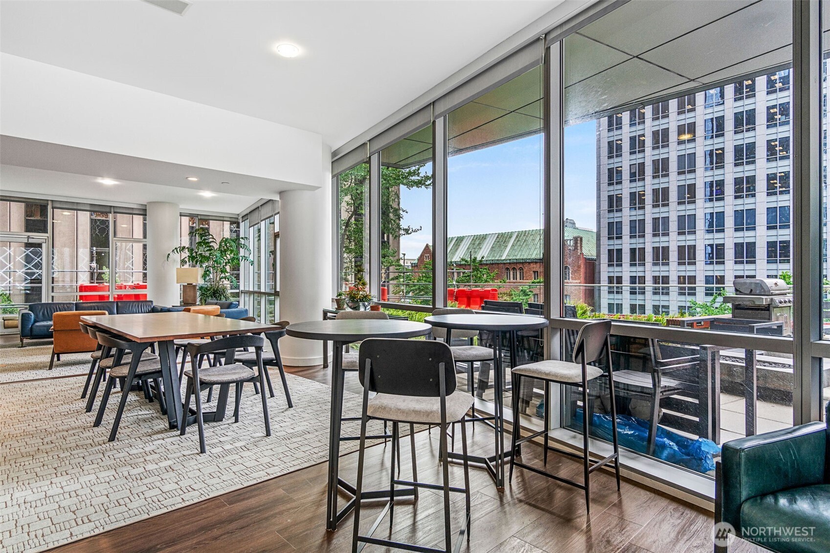 909 5th Avenue #1902, Seattle, WA 98104