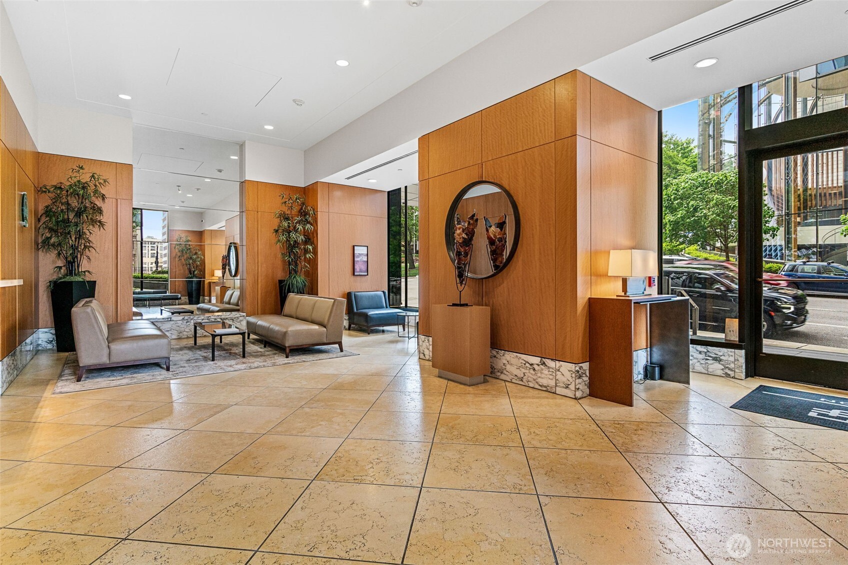 909 5th Avenue #1902, Seattle, WA 98104