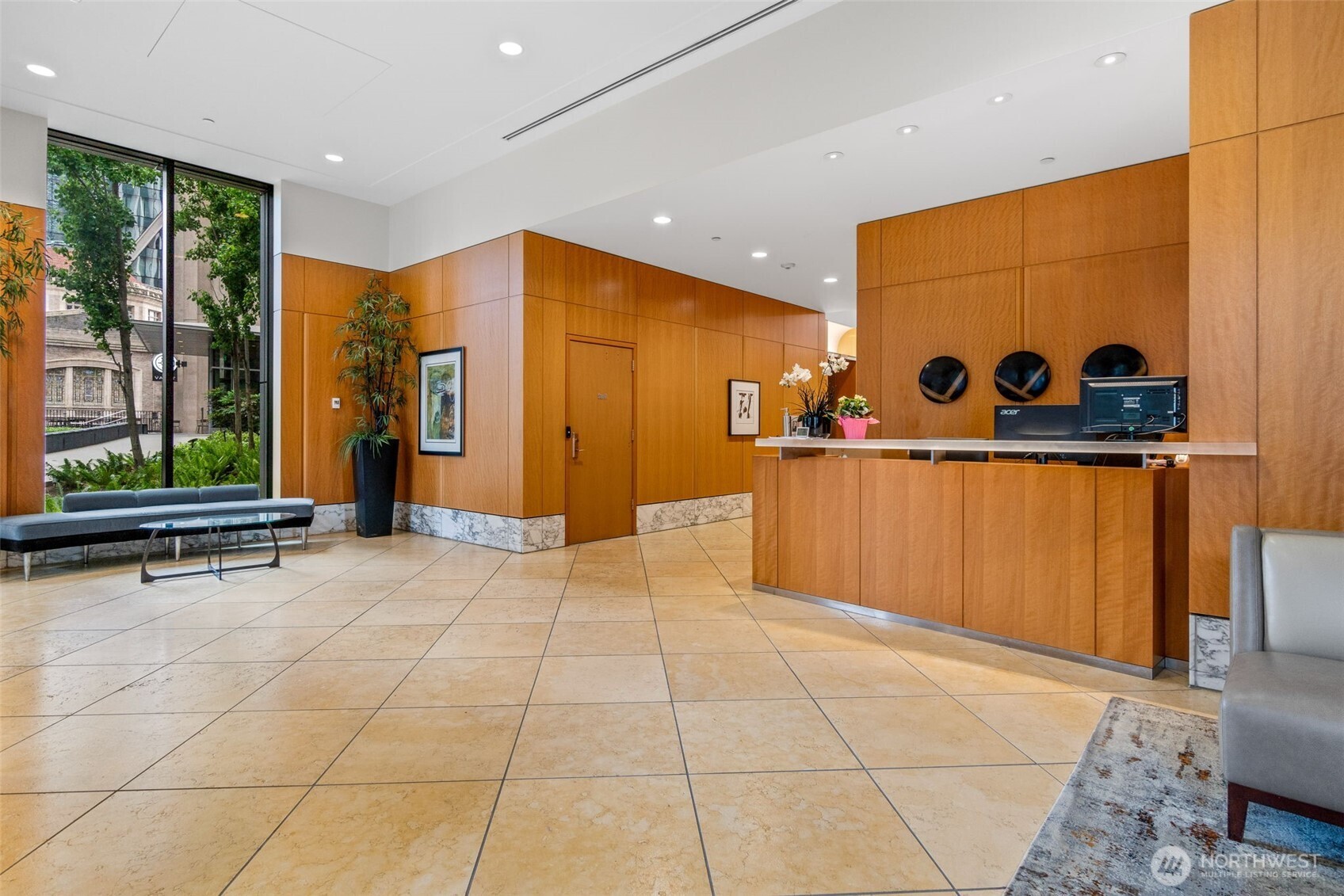 909 5th Avenue #1902, Seattle, WA 98104