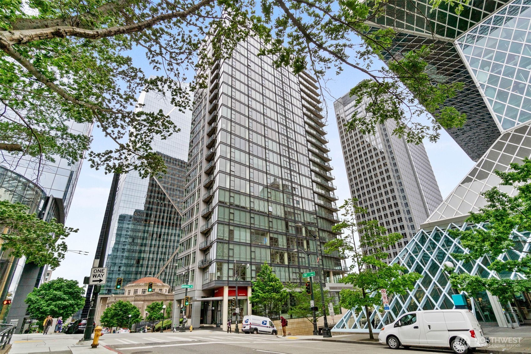 909 5th Avenue #1902, Seattle, WA 98104