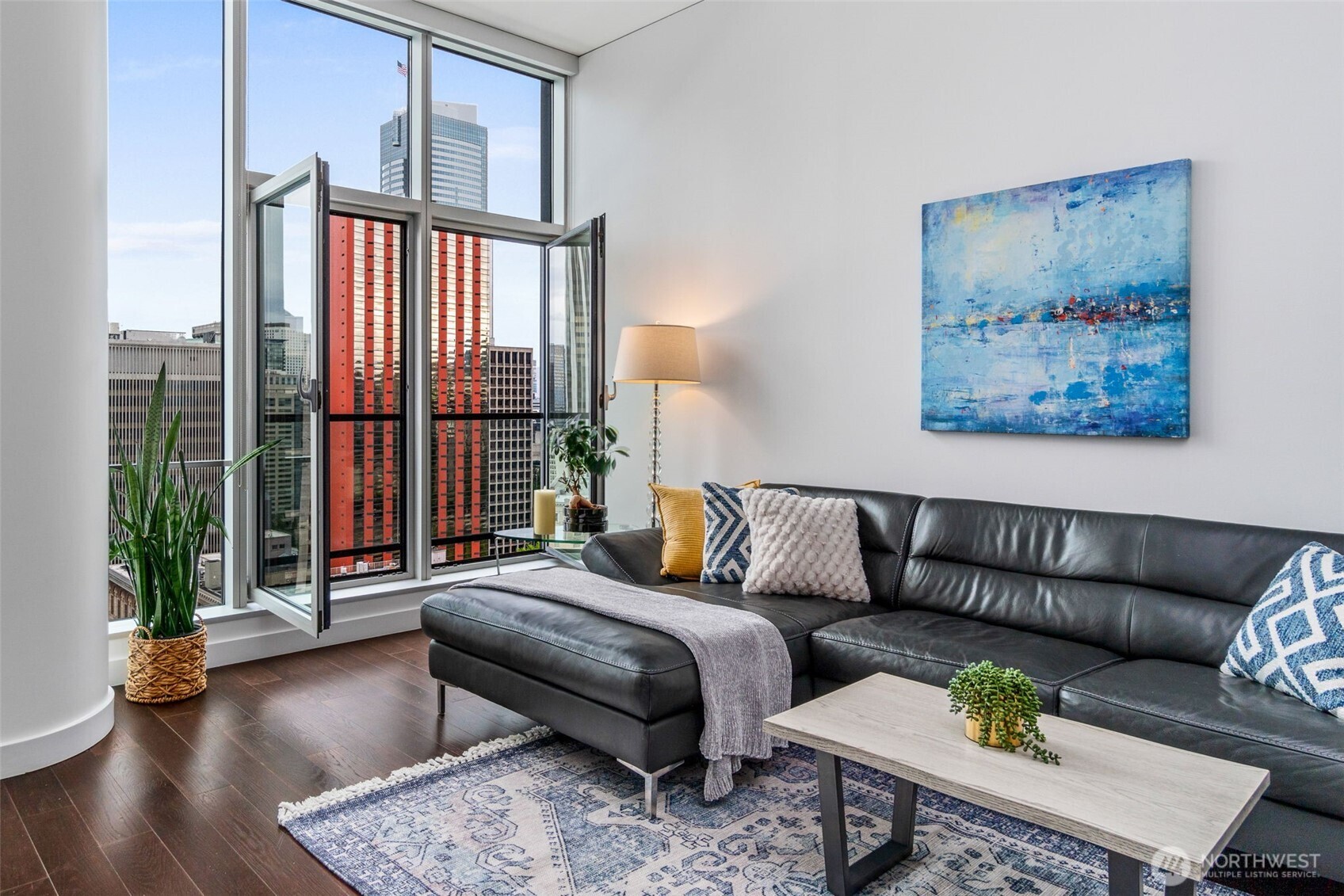909 5th Avenue #1902, Seattle, WA 98104