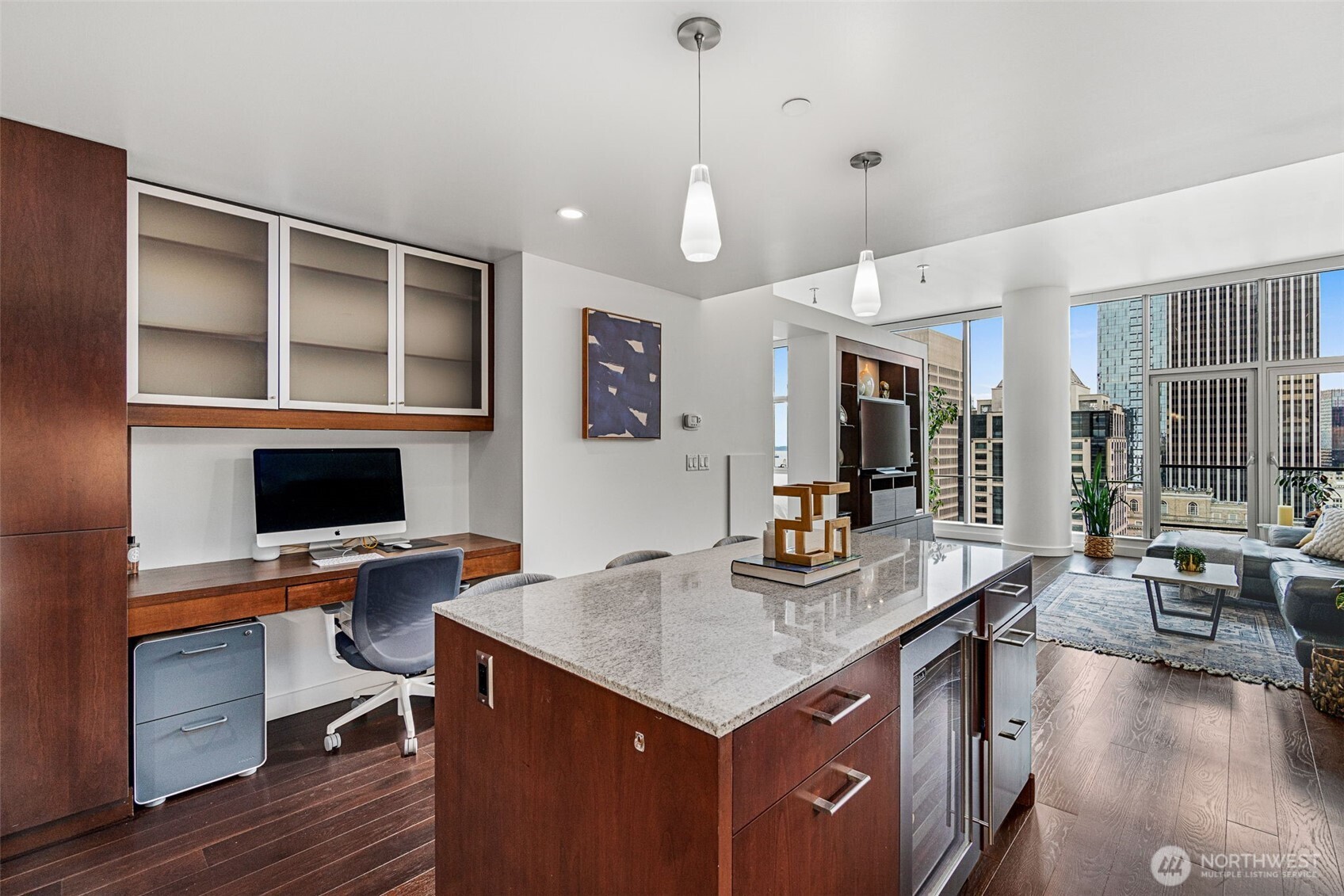 909 5th Avenue #1902, Seattle, WA 98104