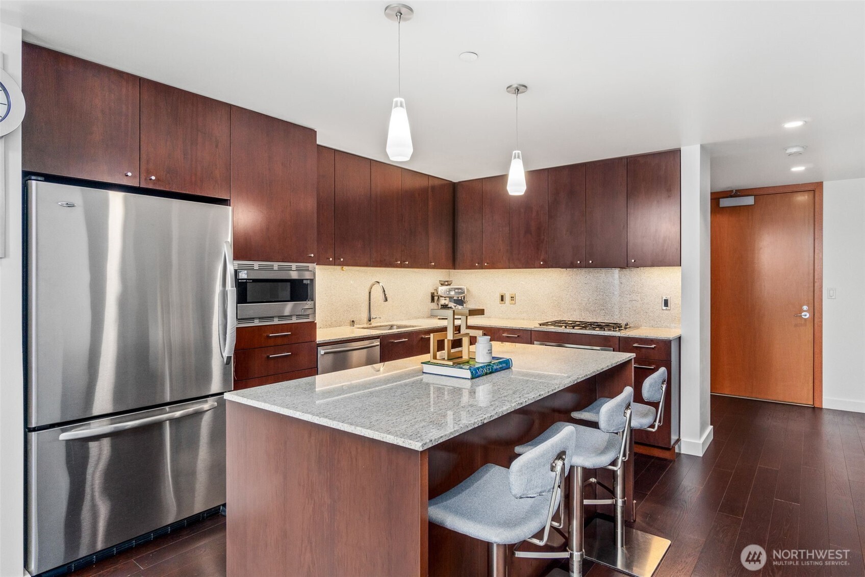 909 5th Avenue #1902, Seattle, WA 98104