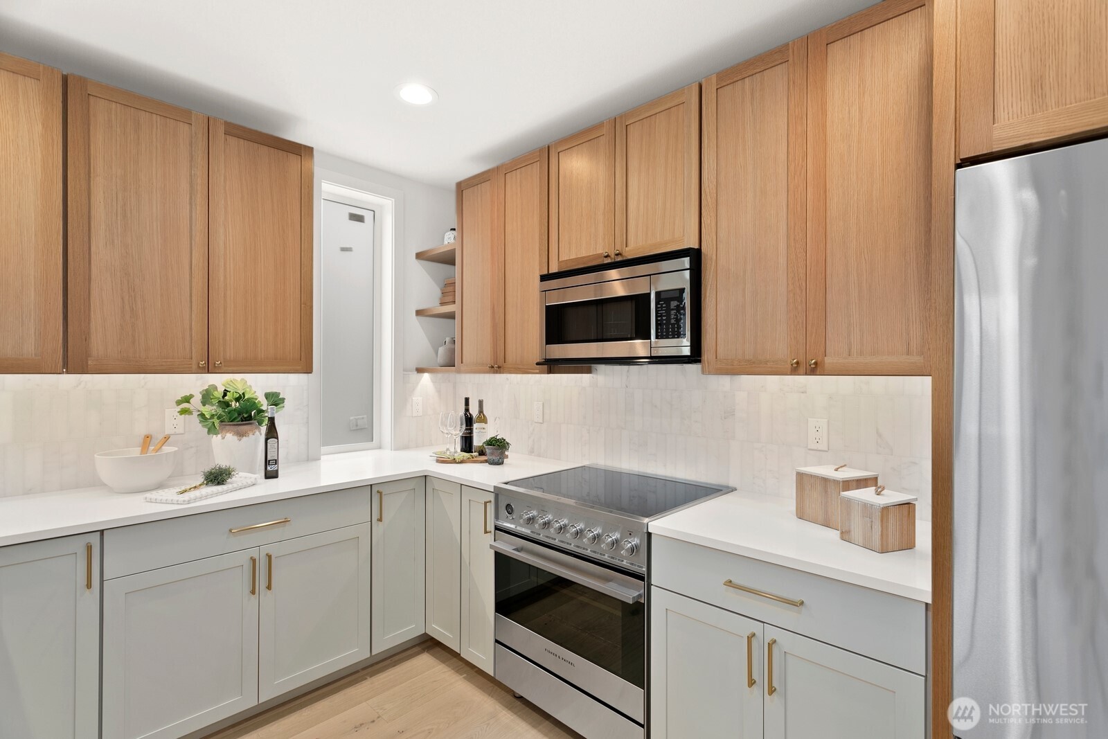 2817 W Bertona Street , Seattle, WA 98199