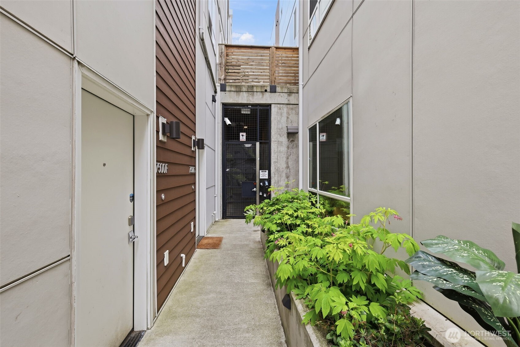 1498 NW 75th Street , Seattle, WA 98117