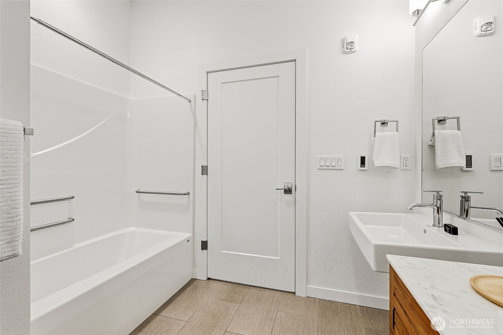 1498 NW 75th Street , Seattle, WA 98117