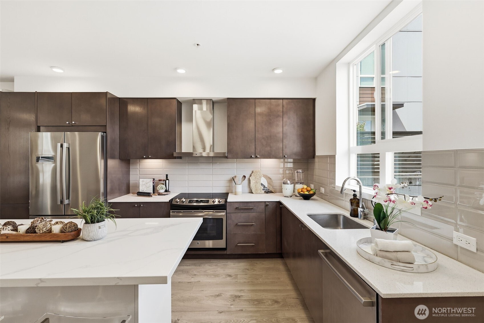 1498 NW 75th Street , Seattle, WA 98117