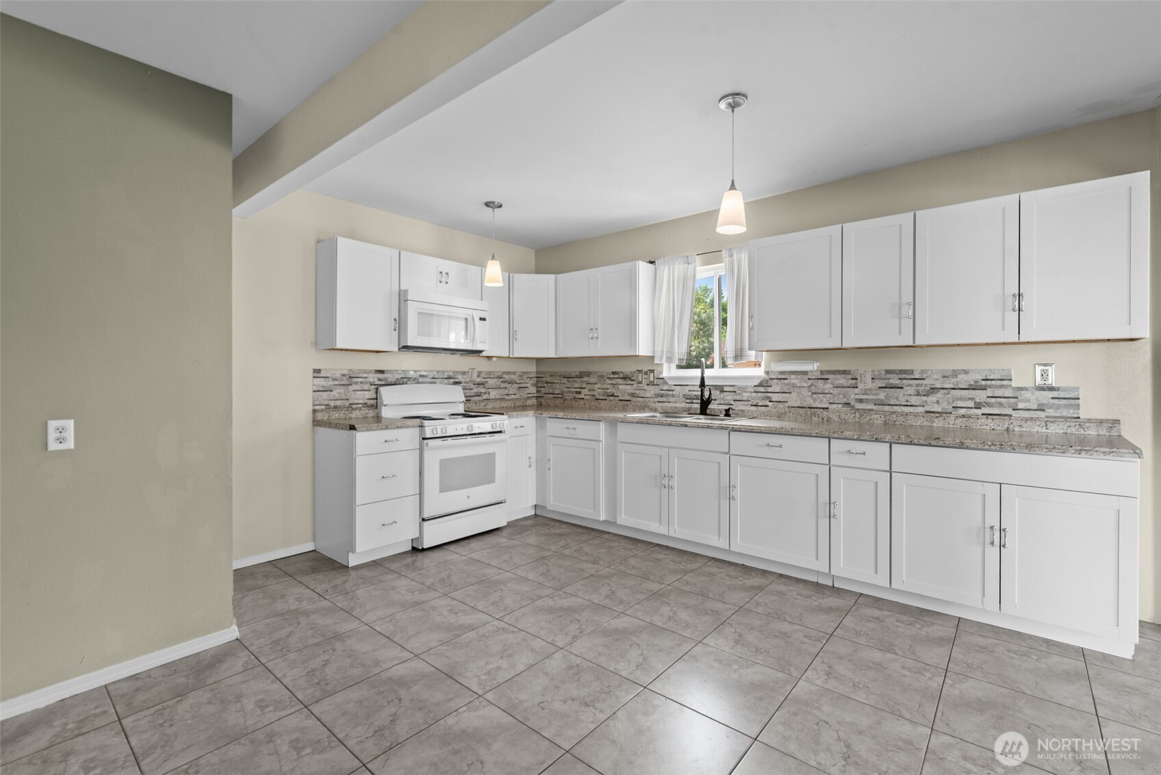 811 Cascade Street , Wenatchee, WA 98801