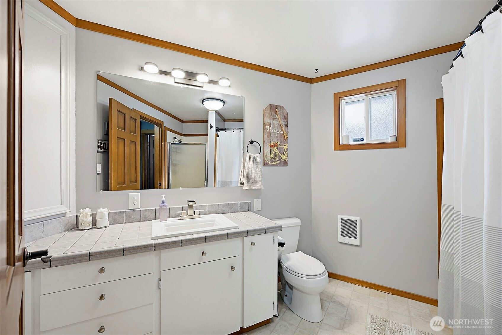 33915 Tanwax Court E, Eatonville, WA 98328