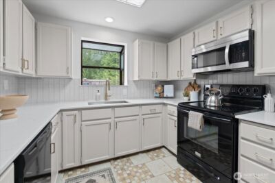 1340 NW Huckle Drive , Bremerton, WA 98311 - Photo 11