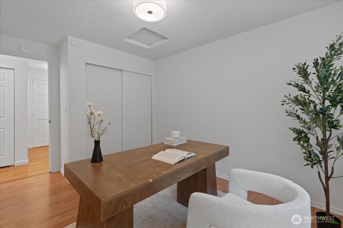 1340 NW Huckle Drive , Bremerton, WA 98311