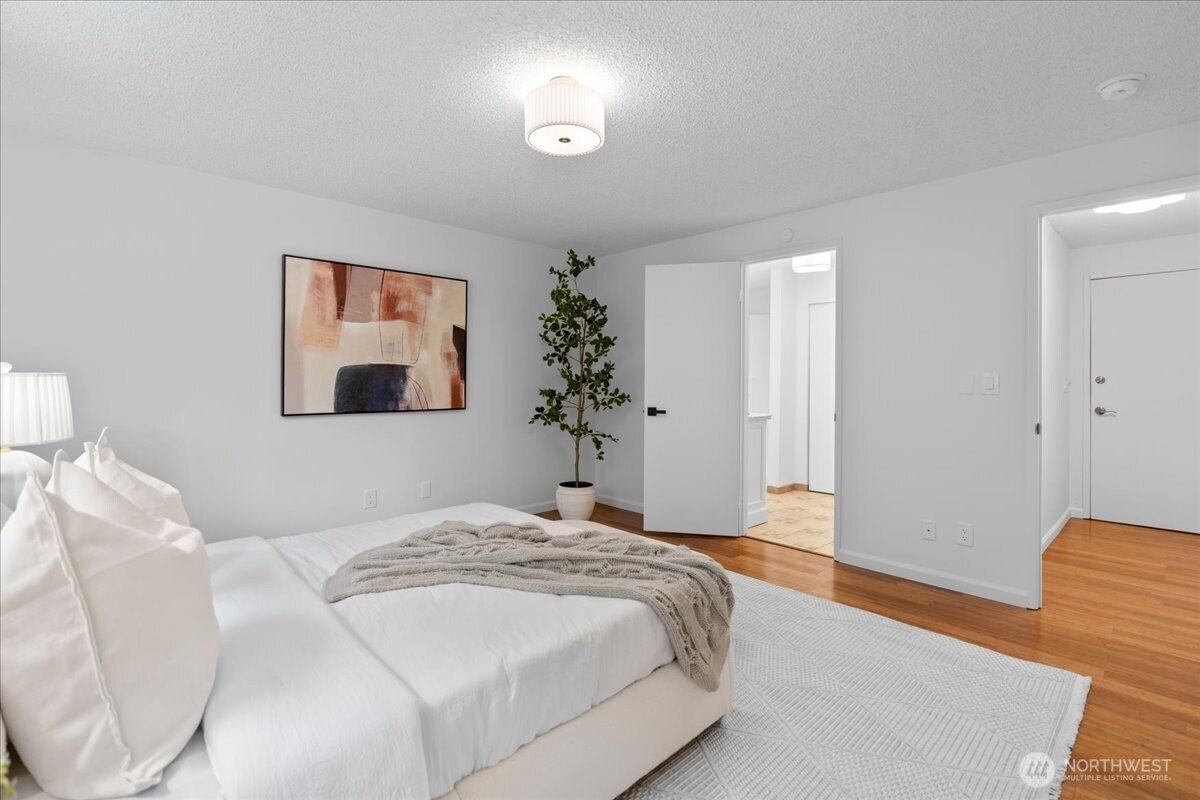 1340 NW Huckle Drive , Bremerton, WA 98311