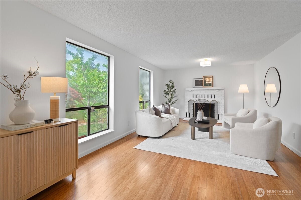 1340 NW Huckle Drive , Bremerton, WA 98311