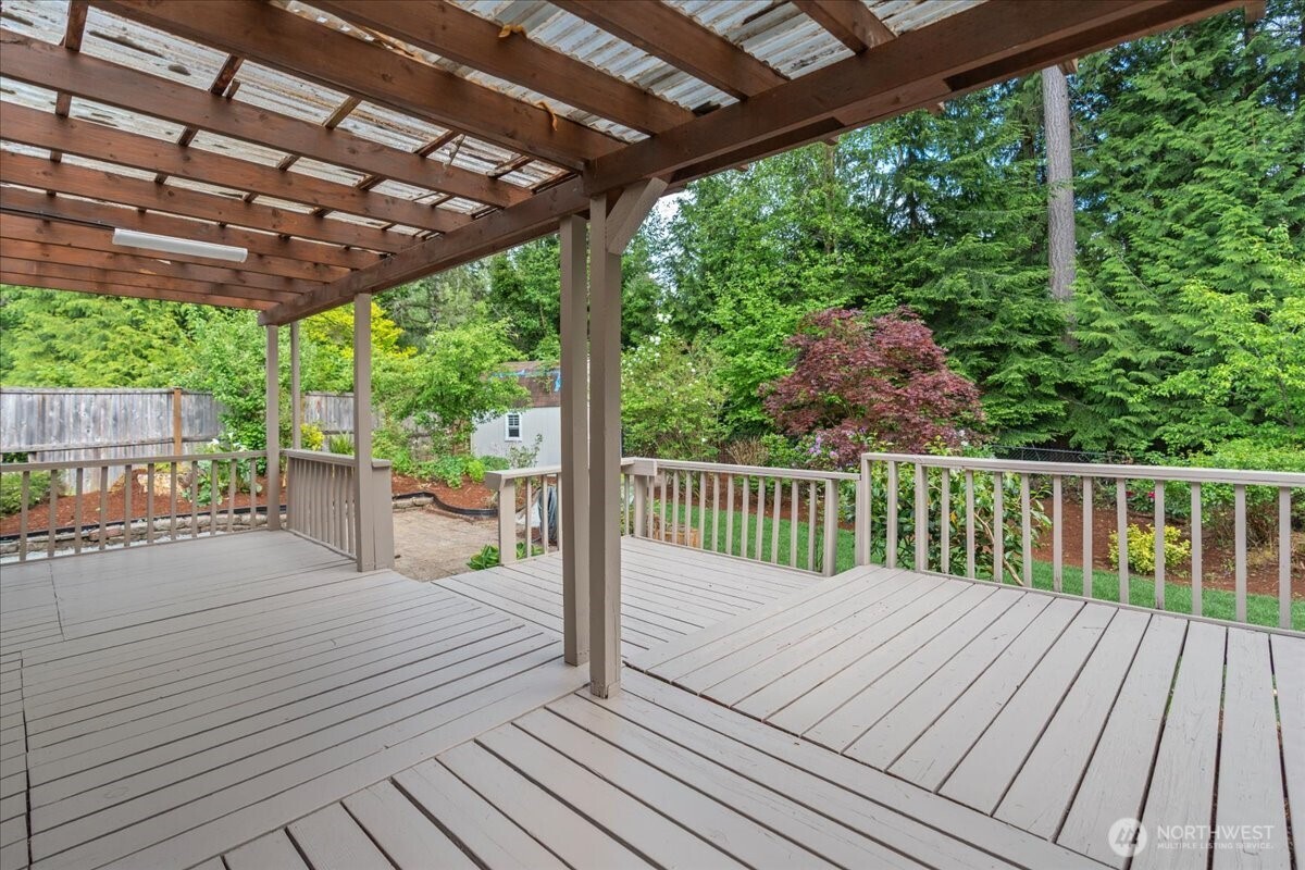 1340 NW Huckle Drive , Bremerton, WA 98311