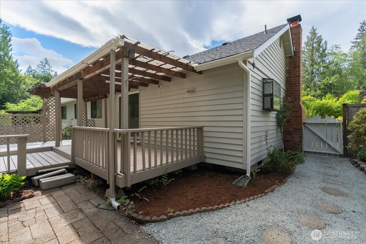 1340 NW Huckle Drive , Bremerton, WA 98311