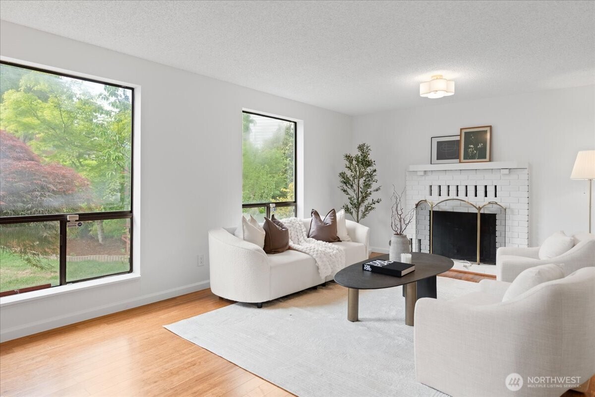 1340 NW Huckle Drive , Bremerton, WA 98311