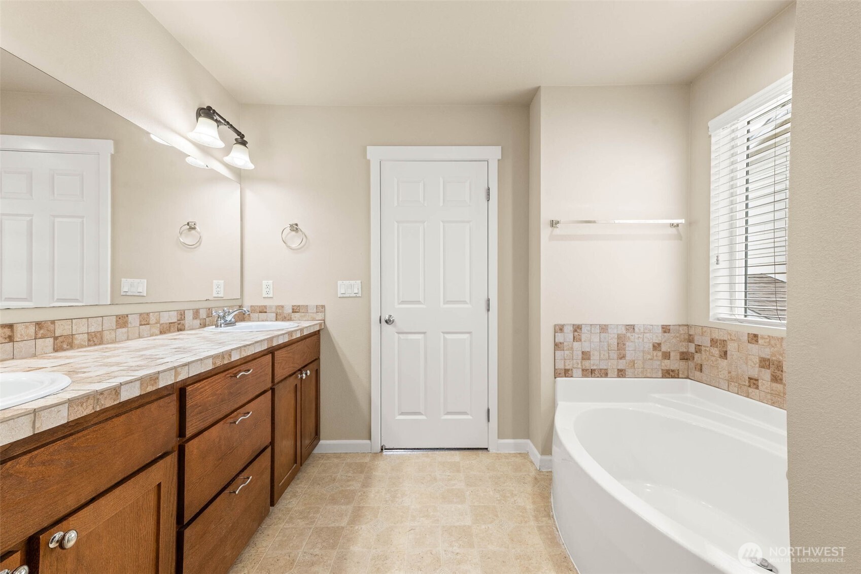 7076 Prism Street SE, Lacey, WA 98513