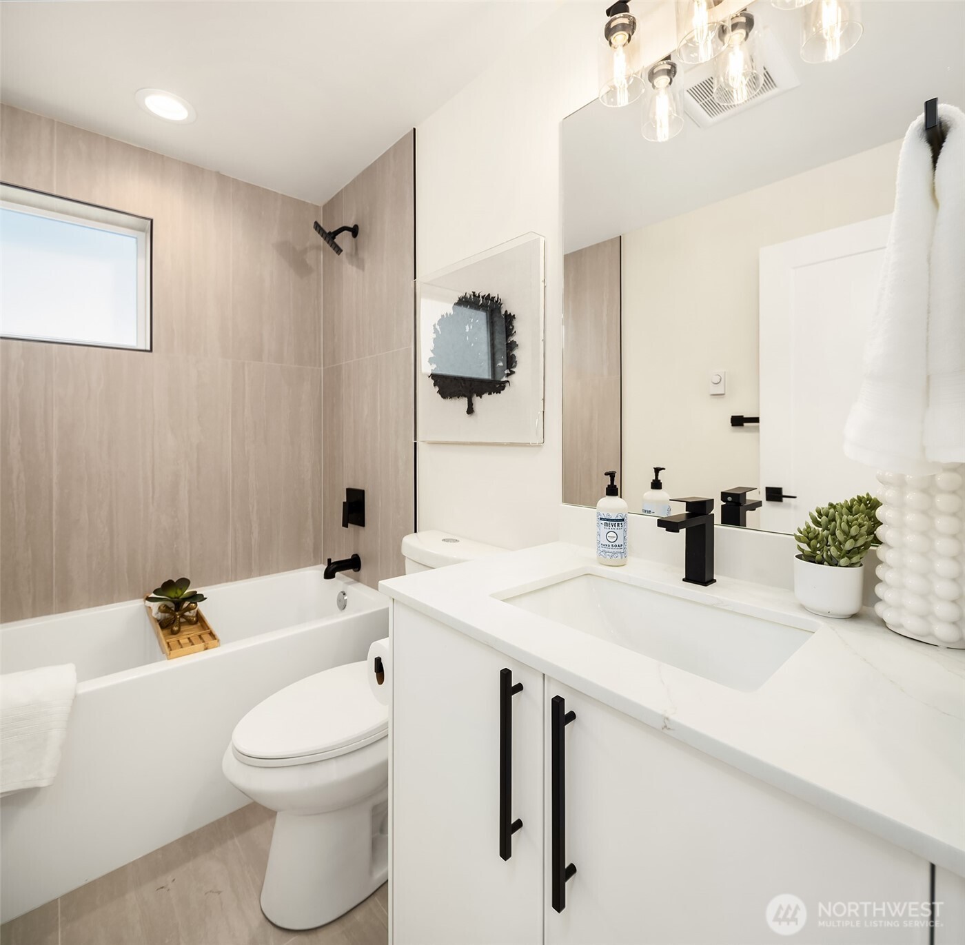 319 NW 87th Street #B, Seattle, WA 98117