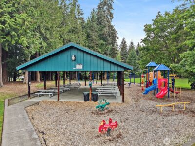 18714 McGhee Drive E, Bonney Lake, WA 98391 - Photo 37
