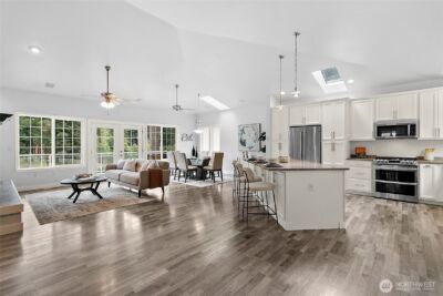 18714 McGhee Drive E, Bonney Lake, WA 98391 - Photo 4
