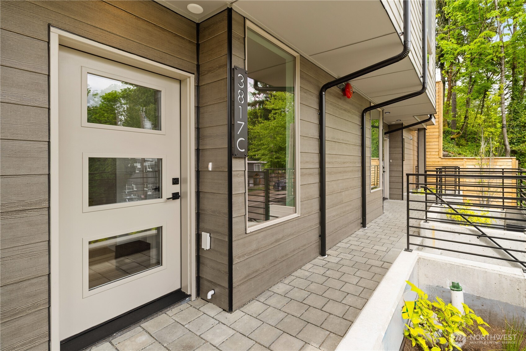 3817 C Fremont Avenue N, Seattle, WA 98103