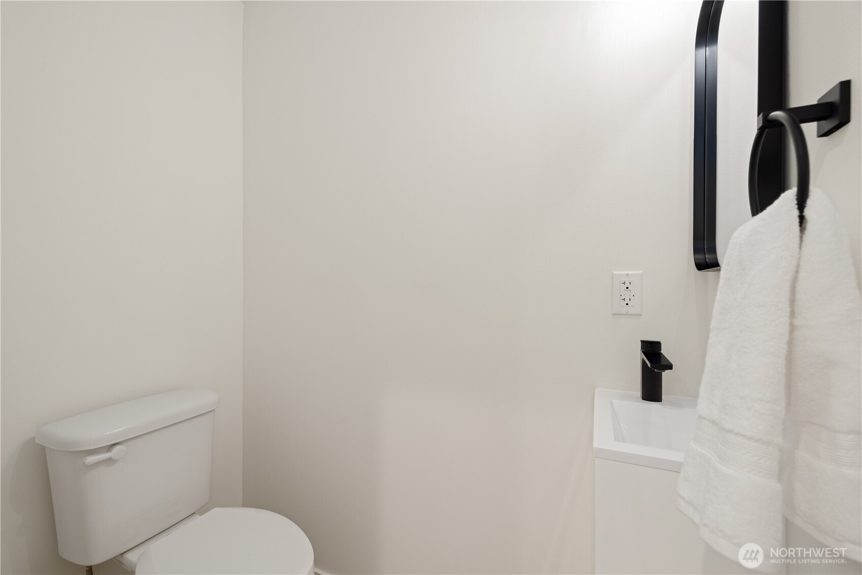 3817 C Fremont Avenue N, Seattle, WA 98103