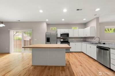 4200 Edgewater Boulevard NE, Lacey, WA 98516 - Photo 11