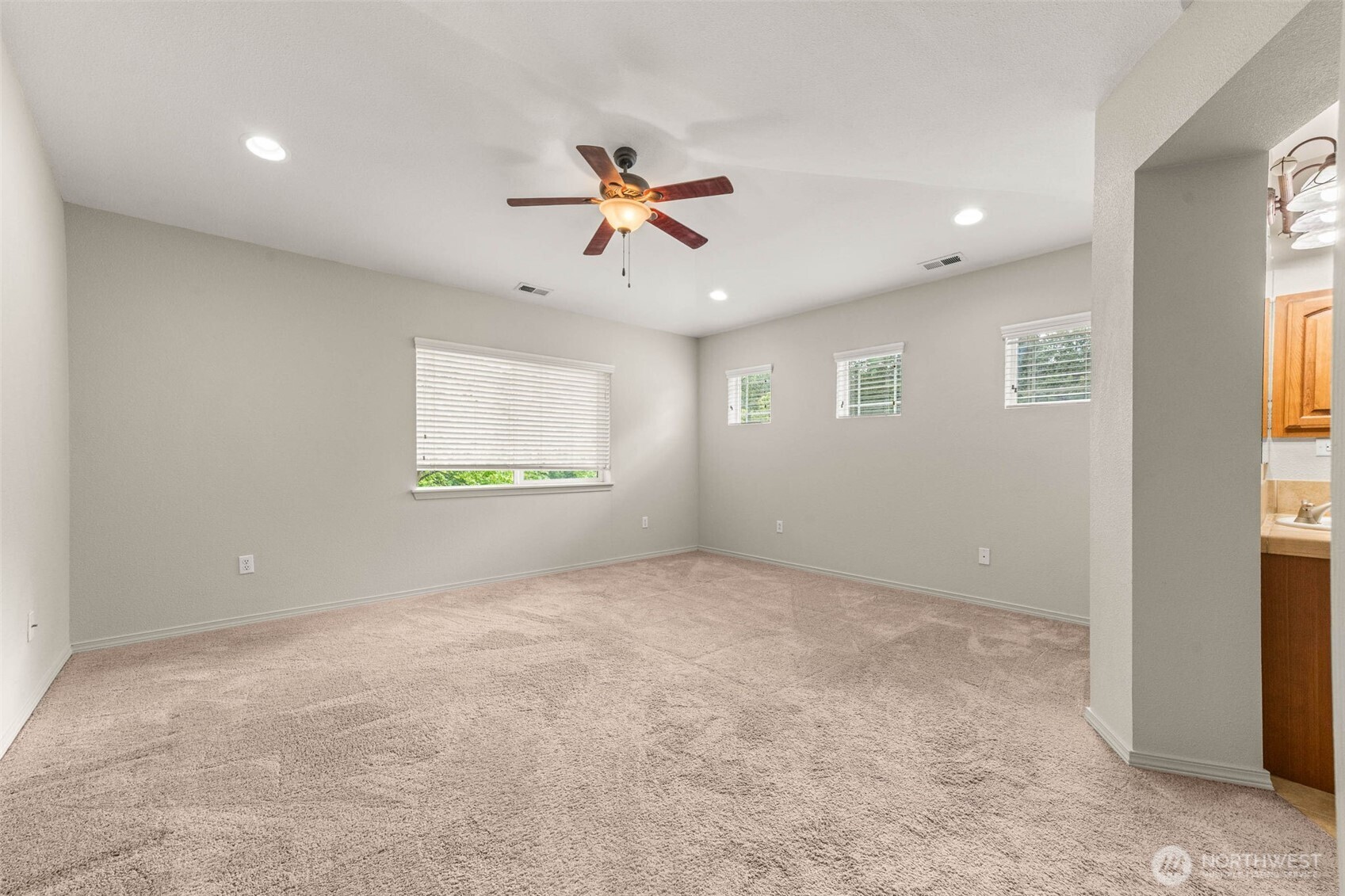 4200 Edgewater Boulevard NE, Lacey, WA 98516